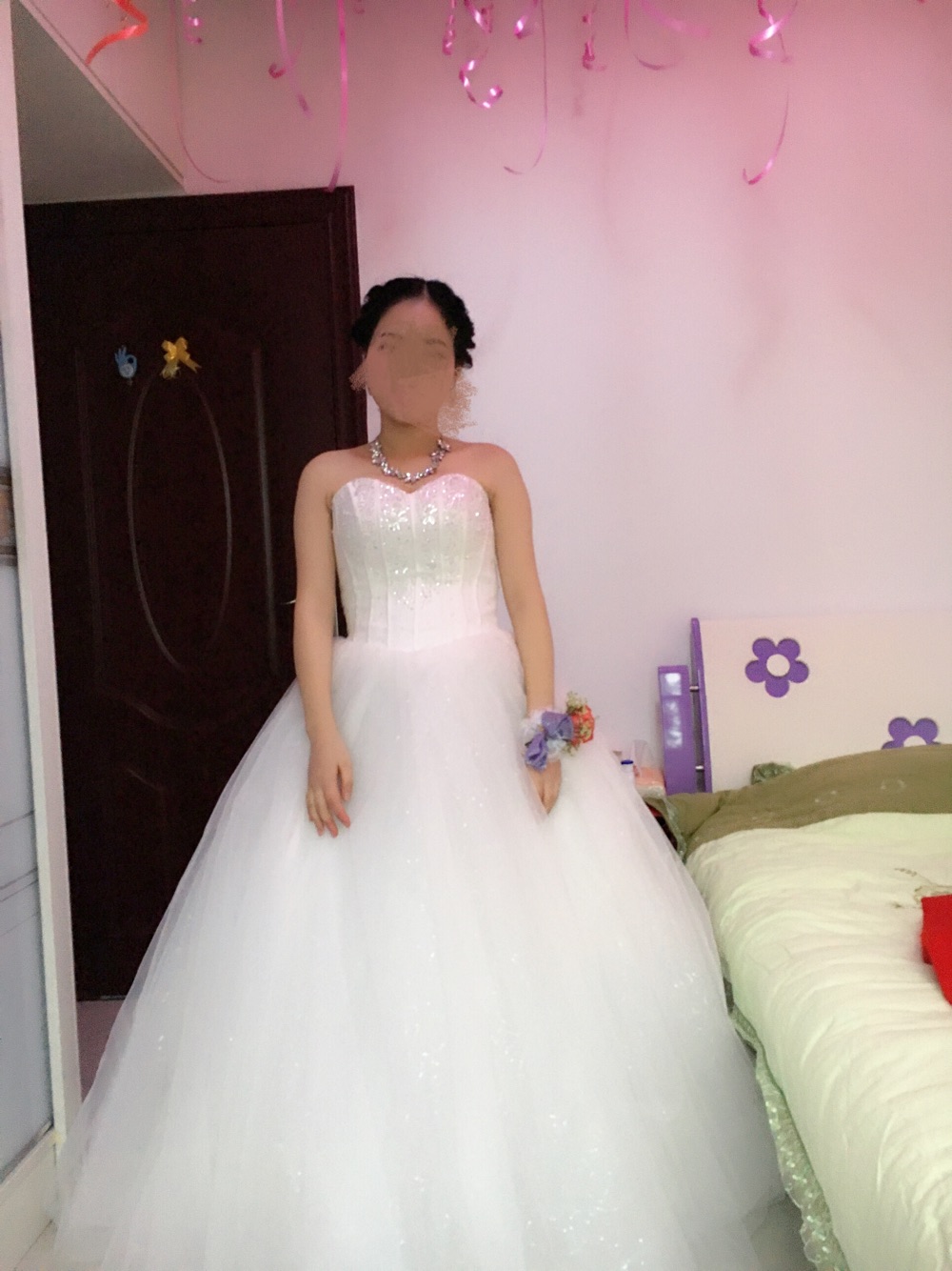 重庆婚纱摄影_重庆婚纱出售