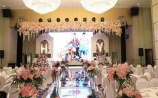 杭州能够容纳30桌宾客的婚宴酒店有哪些？