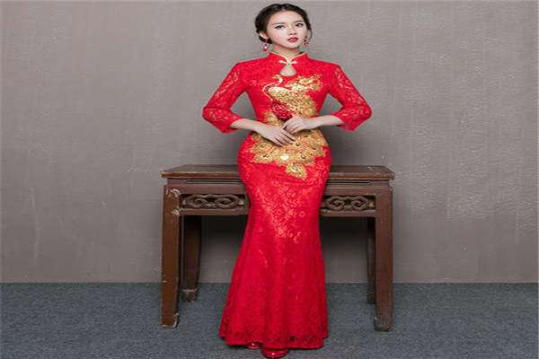 中式婚宴几套衣服？