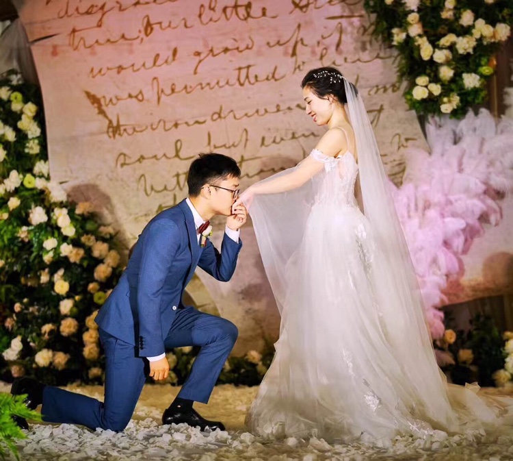 MUSE高级婚纱礼服