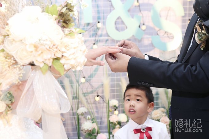 大婚时间安排不充裕，我差点误了吉时！