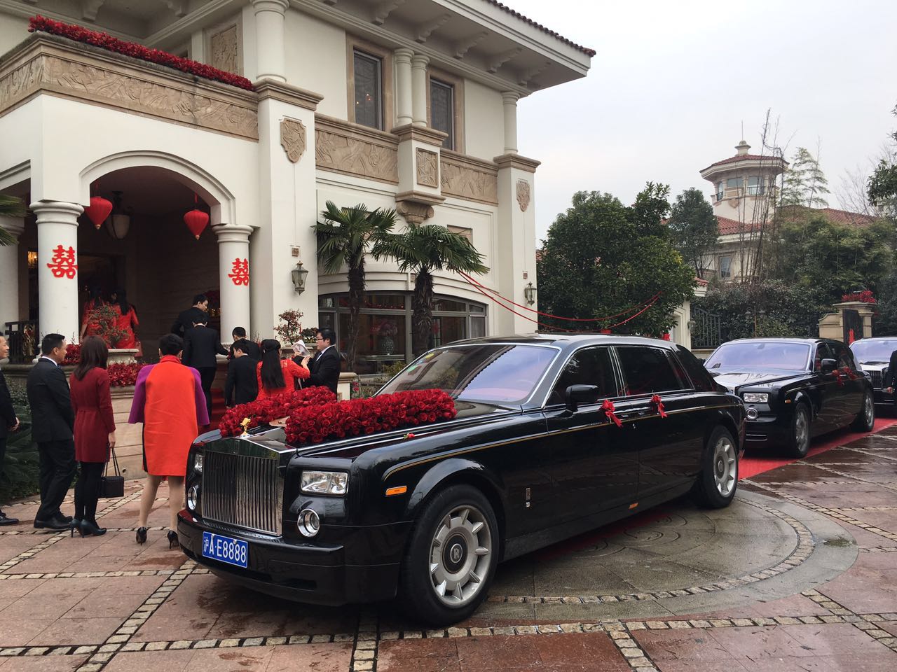 【劳斯莱斯】幻影/1辆 + 【保时捷】帕拉梅拉/3辆