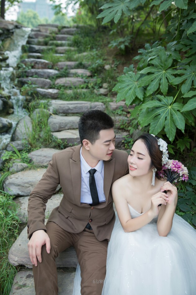 我们的婚期是在农历12.22号！八月底拍的照片还没出来，