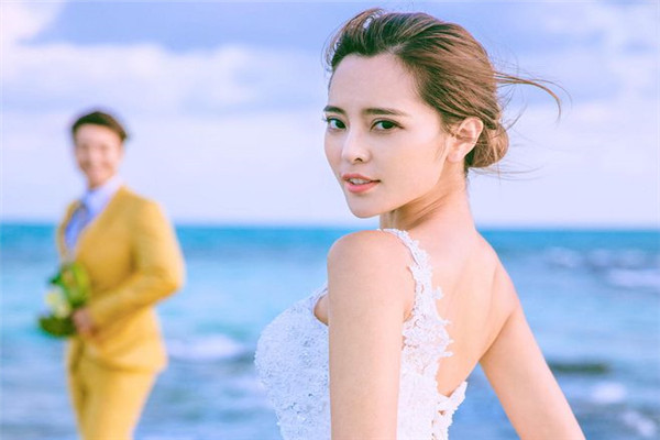 胸小的拍婚紗照怎么辦 小胸新娘拍婚紗照指南