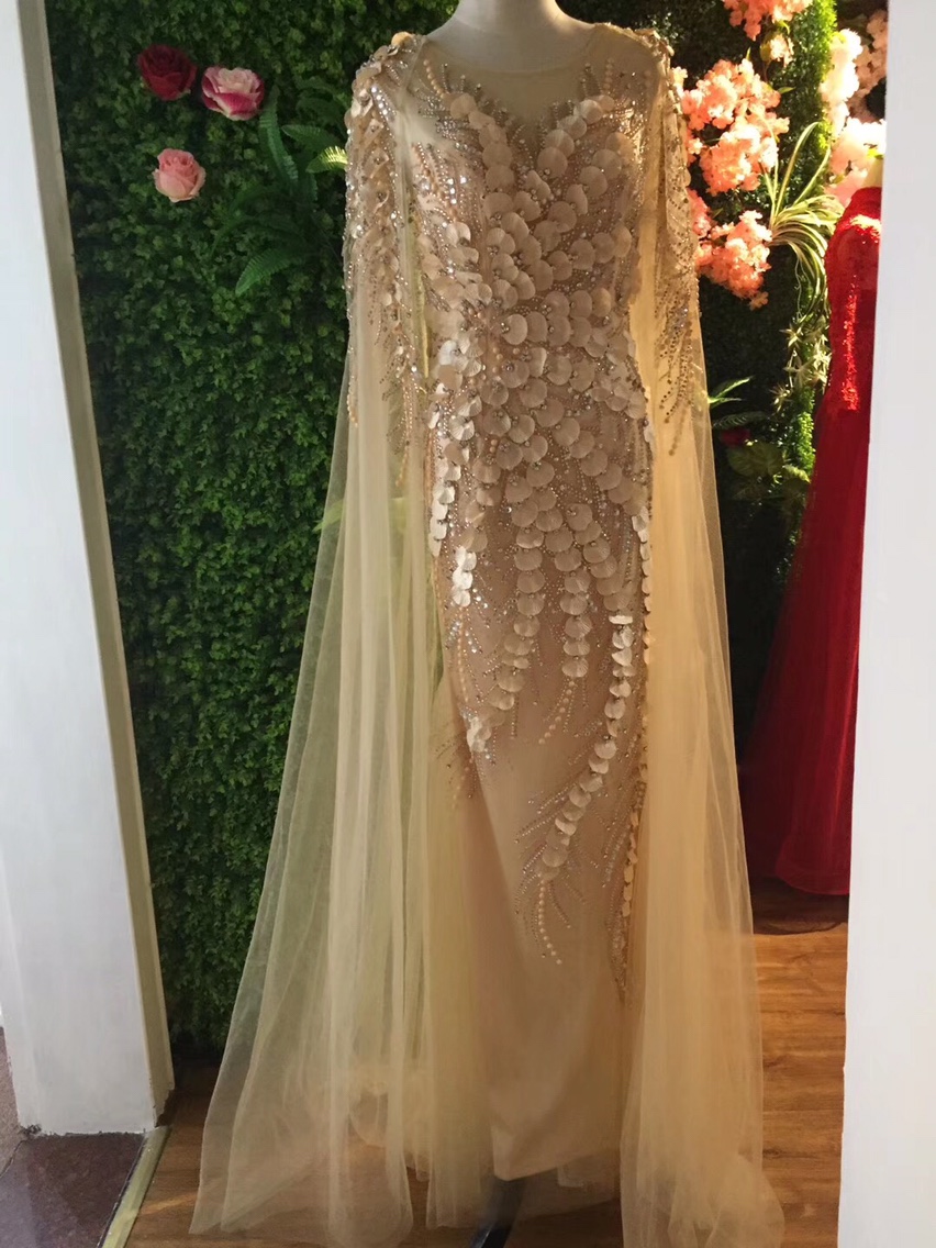 轩妮婚纱礼服馆