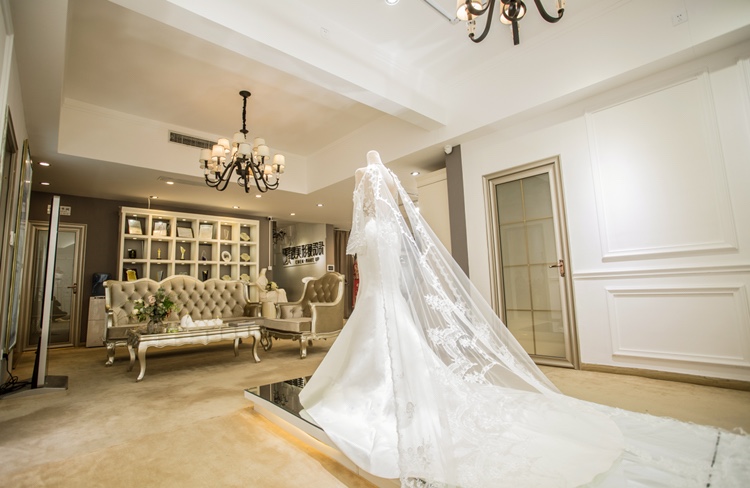 MARRY ME CHEN国际婚纱买手店