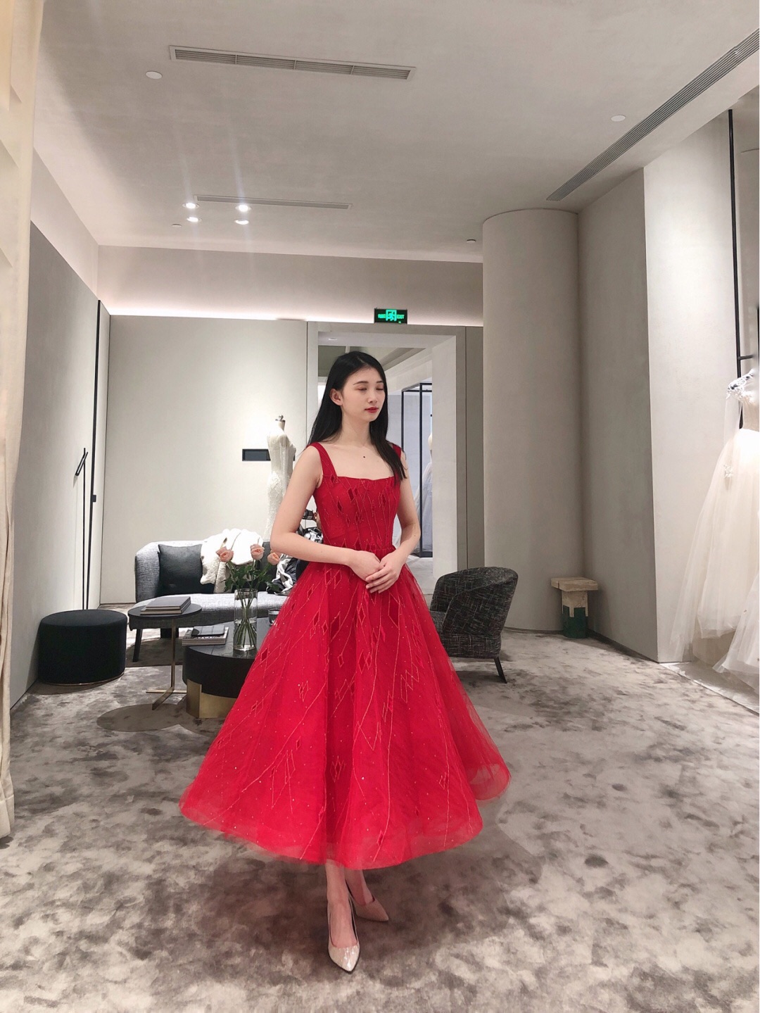 想问问大家，会不会试买不起的婚纱？