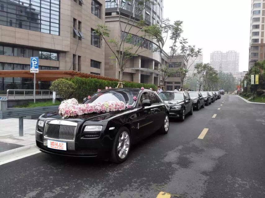 【豪华婚车装饰】