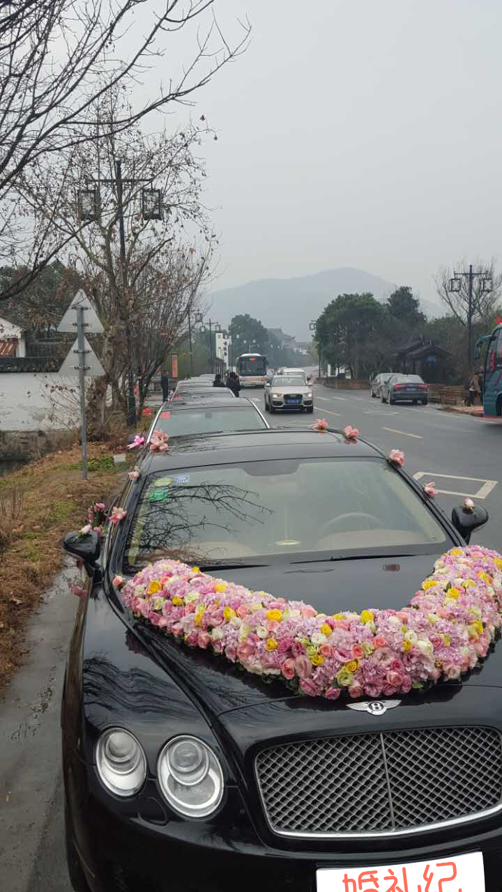 【豪华婚车装饰】