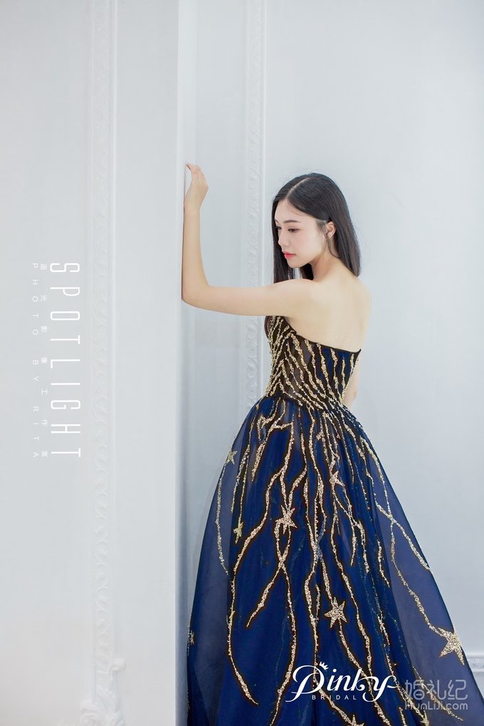 【明星新娘】同婚期新娘同台pk 这件绝对承包宾客目光！