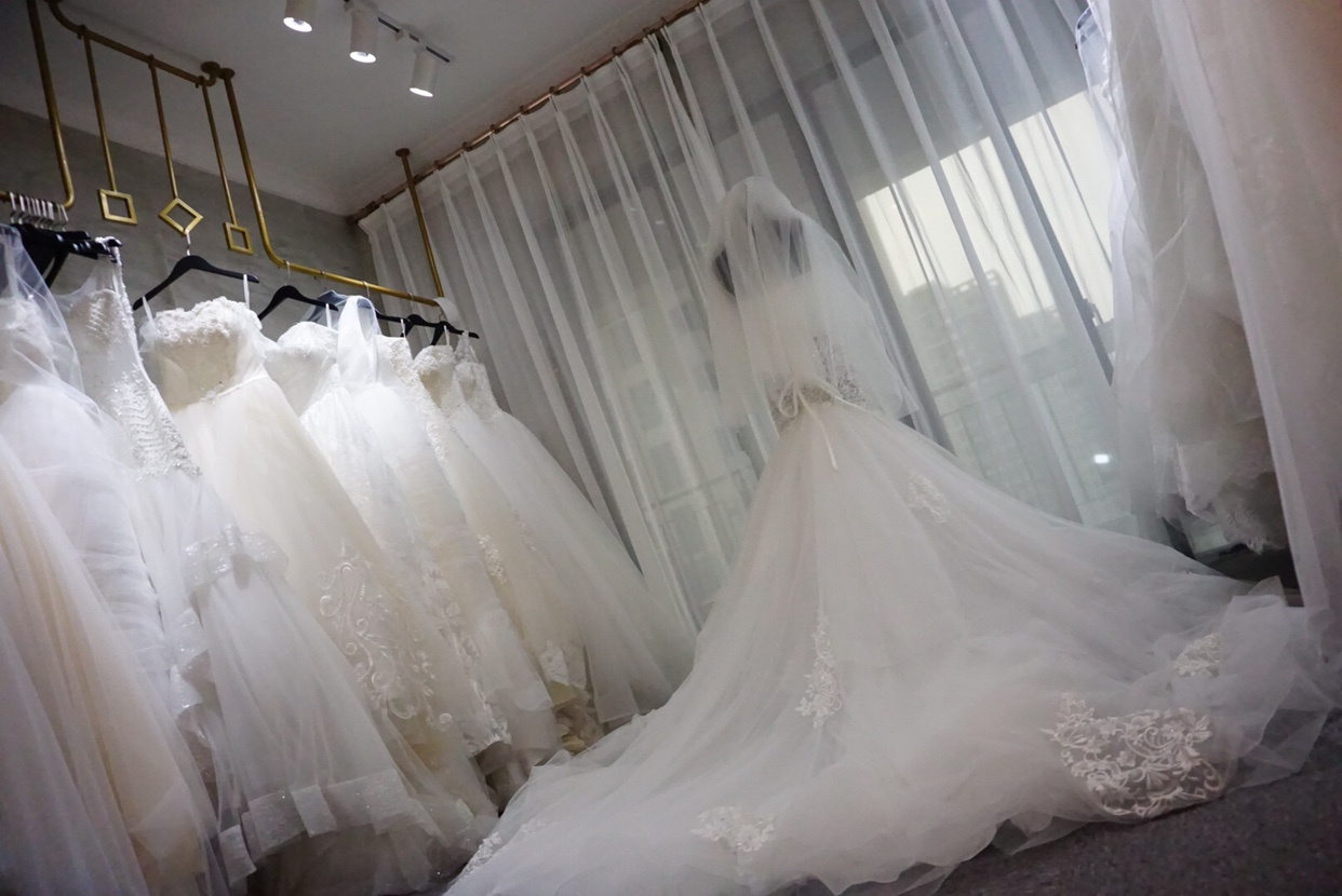 雨墨婚纱礼服造型工作室