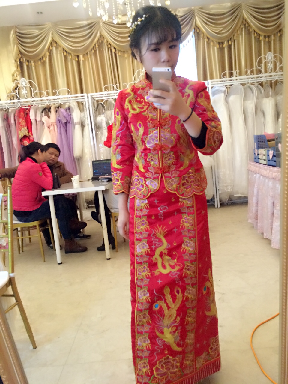 美感庄重的婚纱 