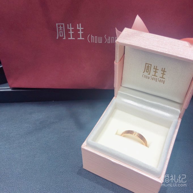 对戒一定要带钻么？买光面就一定小气么？