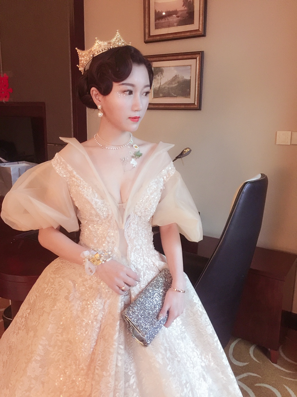 别怪我实话实说！300与3W秀禾服差距有多大？心里没点X数？