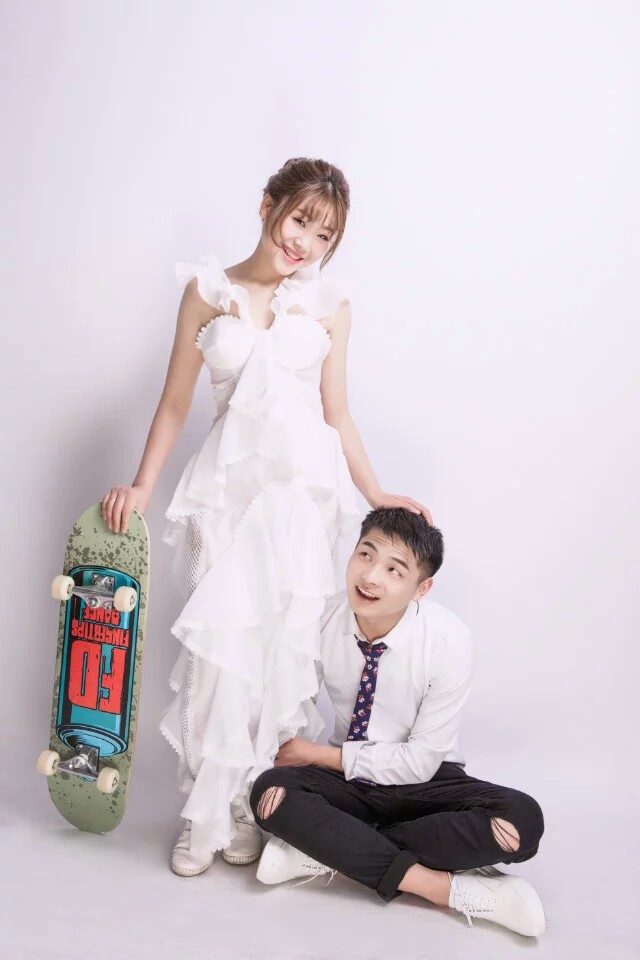 预知甜滋味，必须亲口尝婚纱照曝光下...
