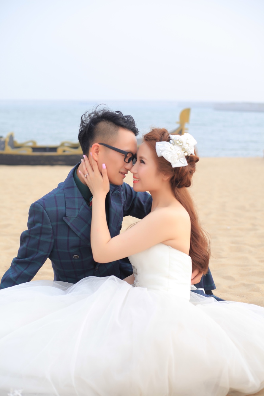婚纱照出来咯[吐舌]