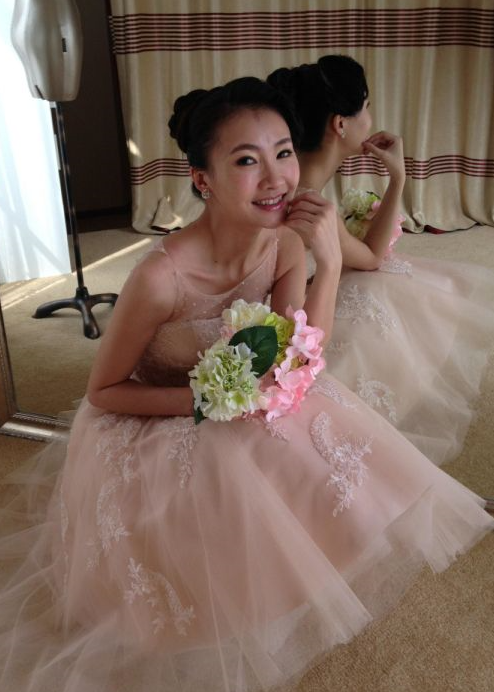 复古披肩珍珠扣 小虎牙新娘甜美如baby