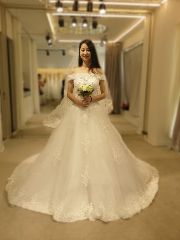 试婚纱礼服ing