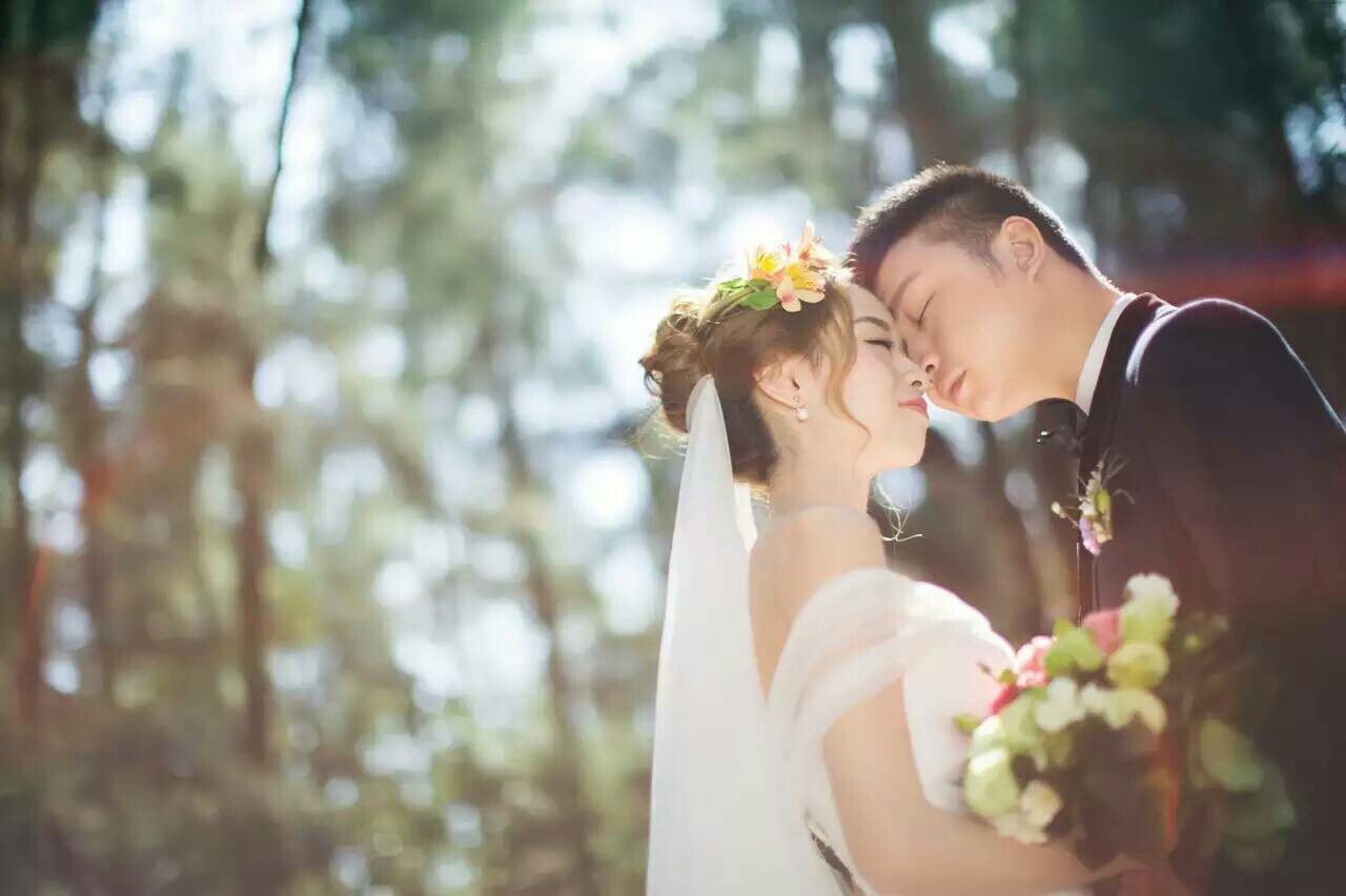 来晒晒我们幸福婚纱照吧😄～～～