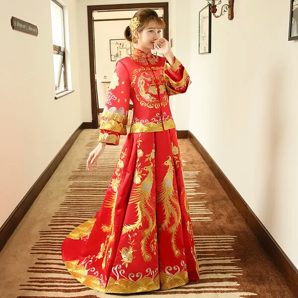 秀禾服这两件买哪件好，求支招