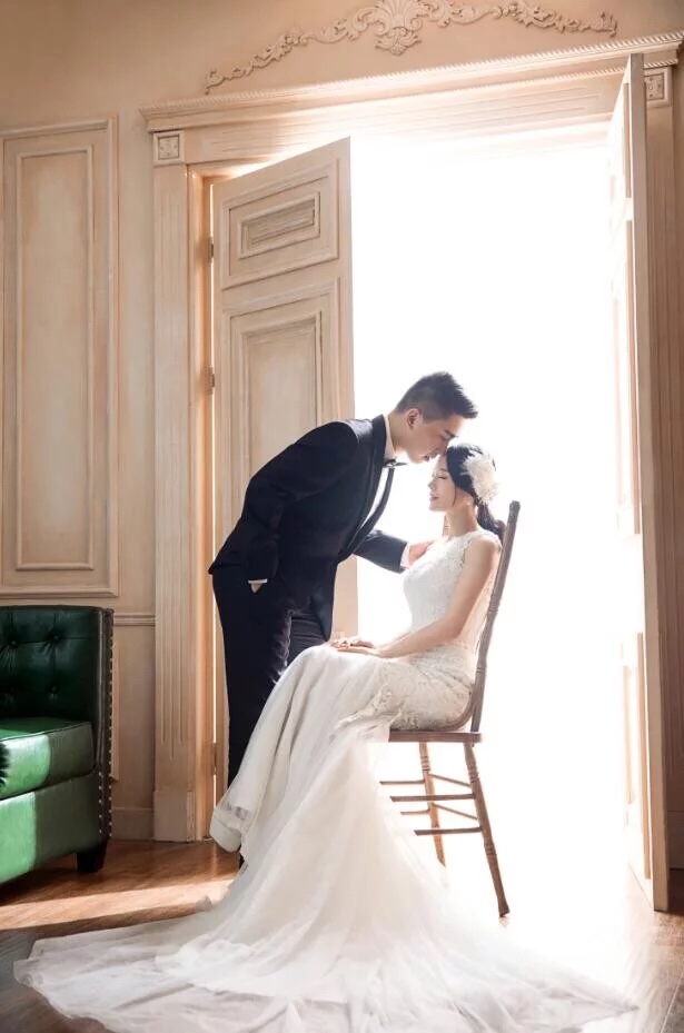 先发些婚纱照吧 