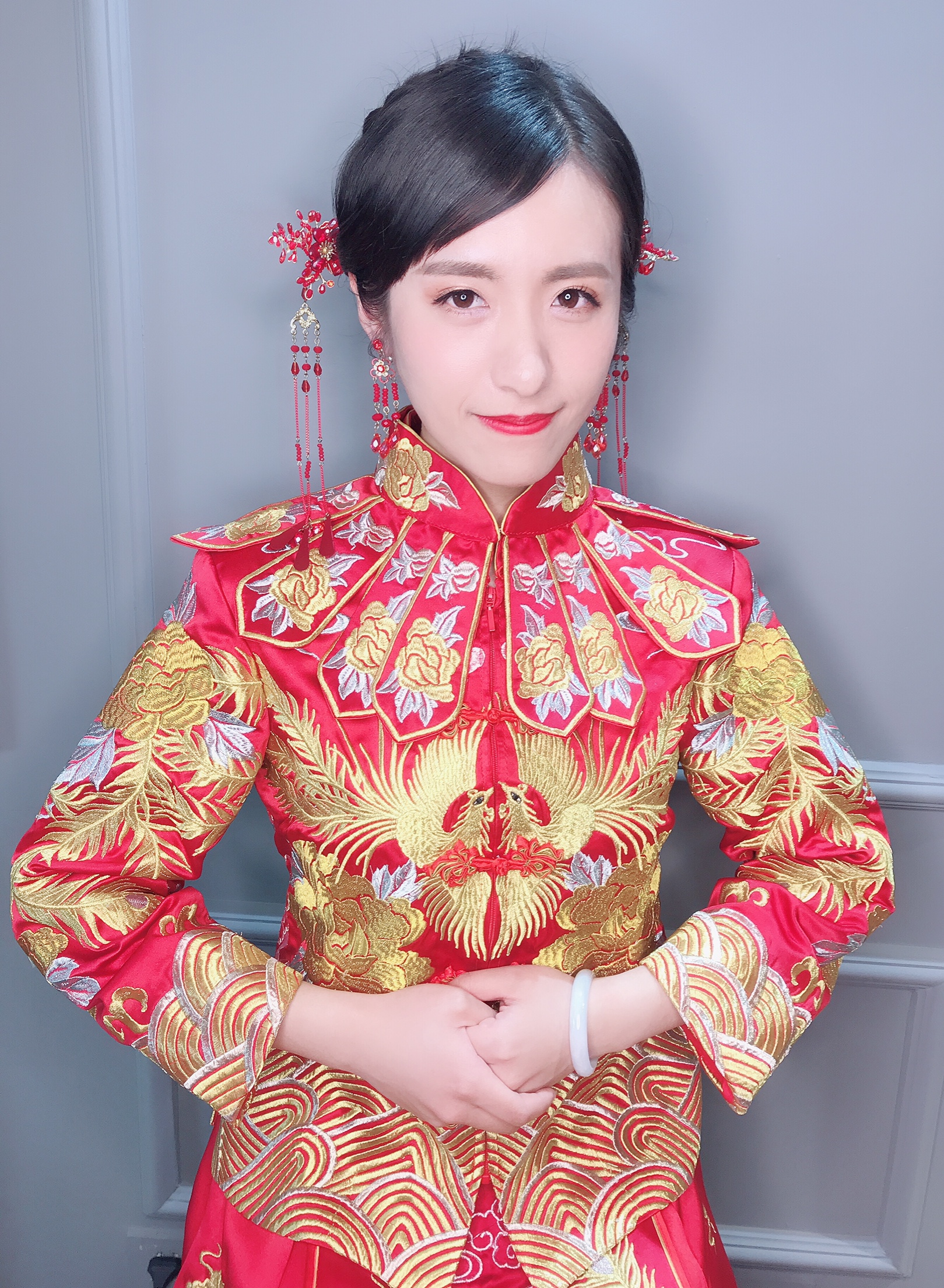 2k搞定婚纱+跟妆 高开叉敬酒服显瘦＆气质＆性感