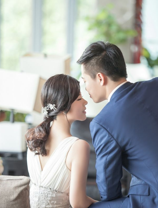 简约不代表素净，奉上我超美简约大气婚纱照~