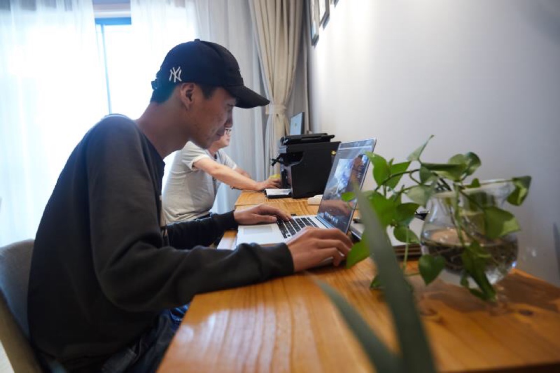邓伟图形图像设计工作室