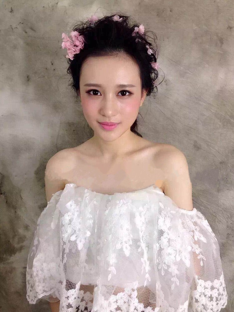 各式各样的婚纱～