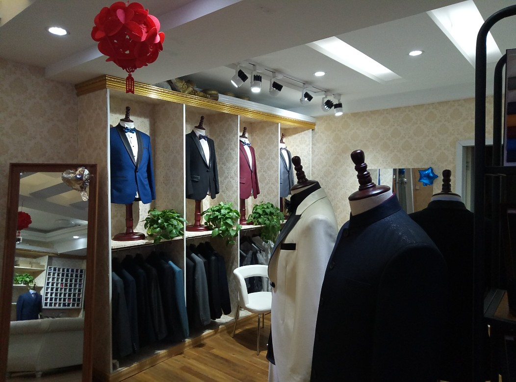 璋诺衣服定制馆