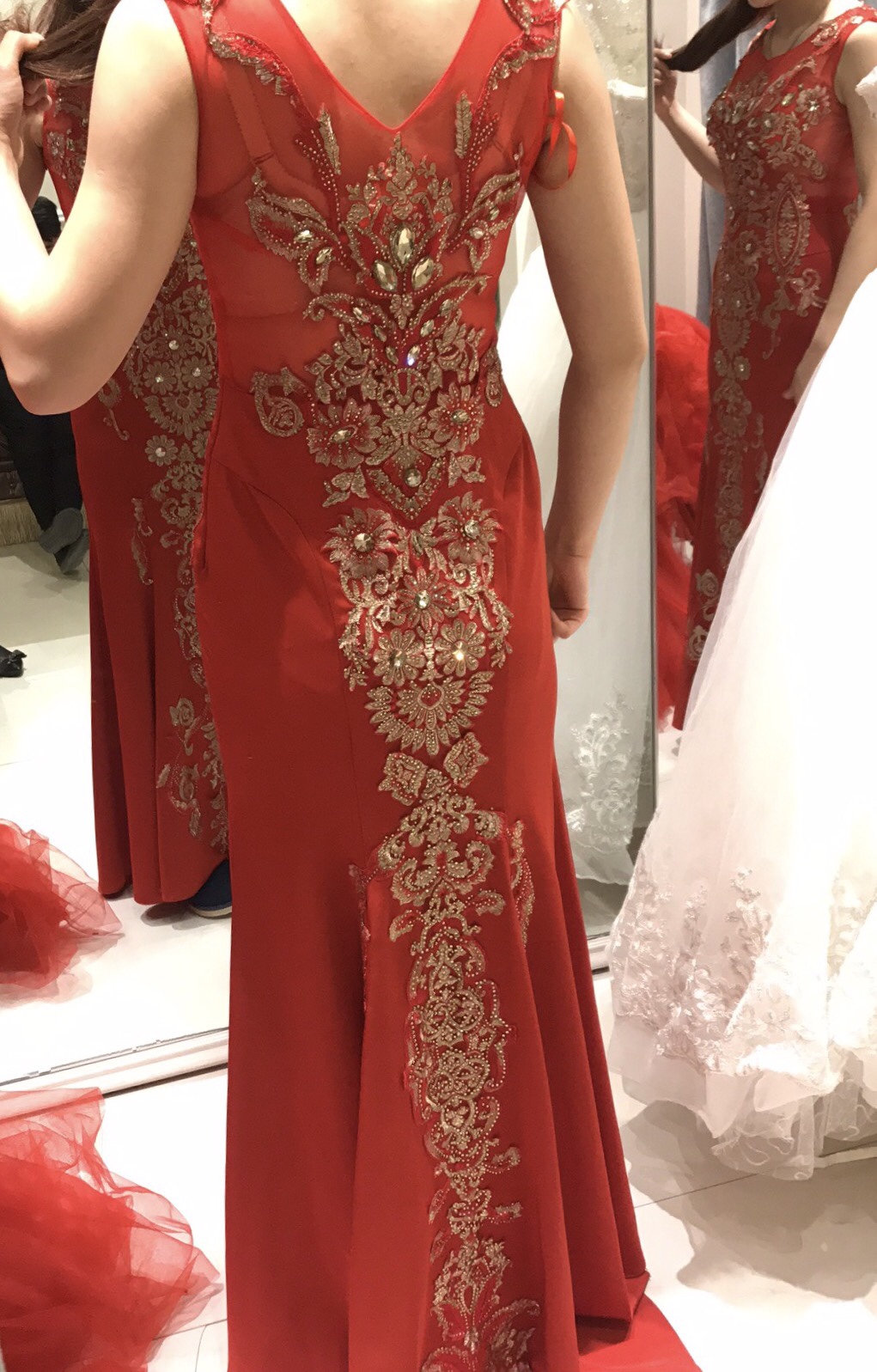 大家帮忙看一下敬酒服哪个好看