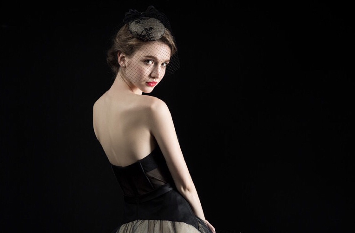 LOVEST洛维思婚纱造型