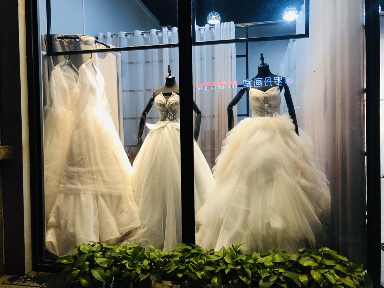 信阳市浉河区腔调服装设计工作室