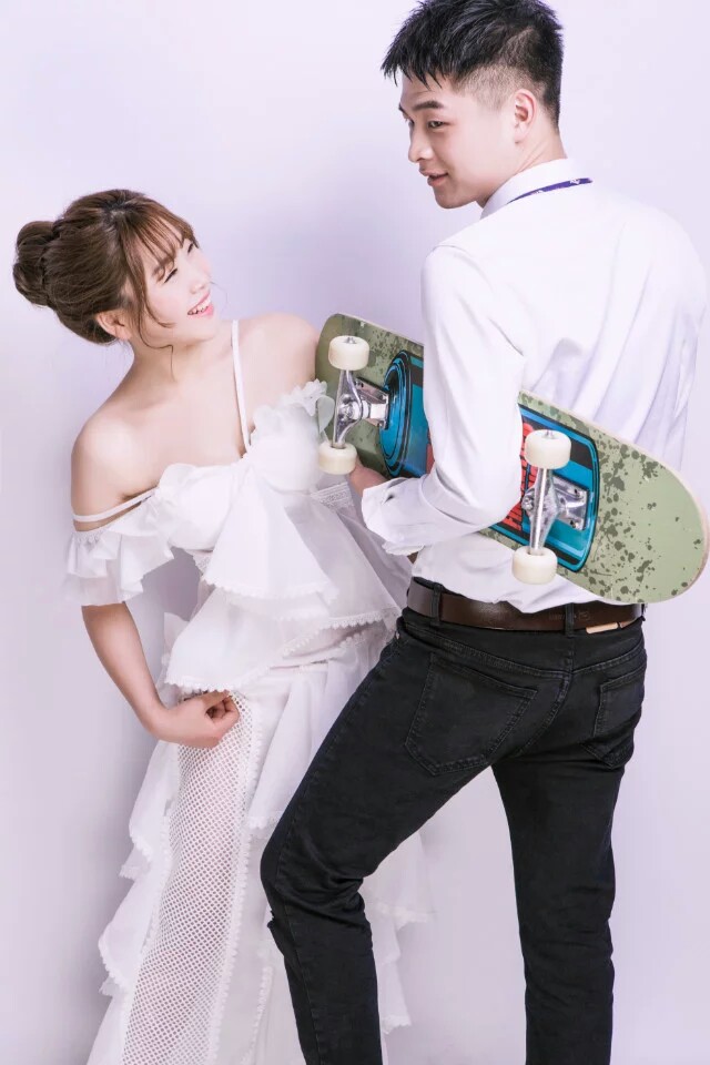预知甜滋味，必须亲口尝婚纱照曝光下...