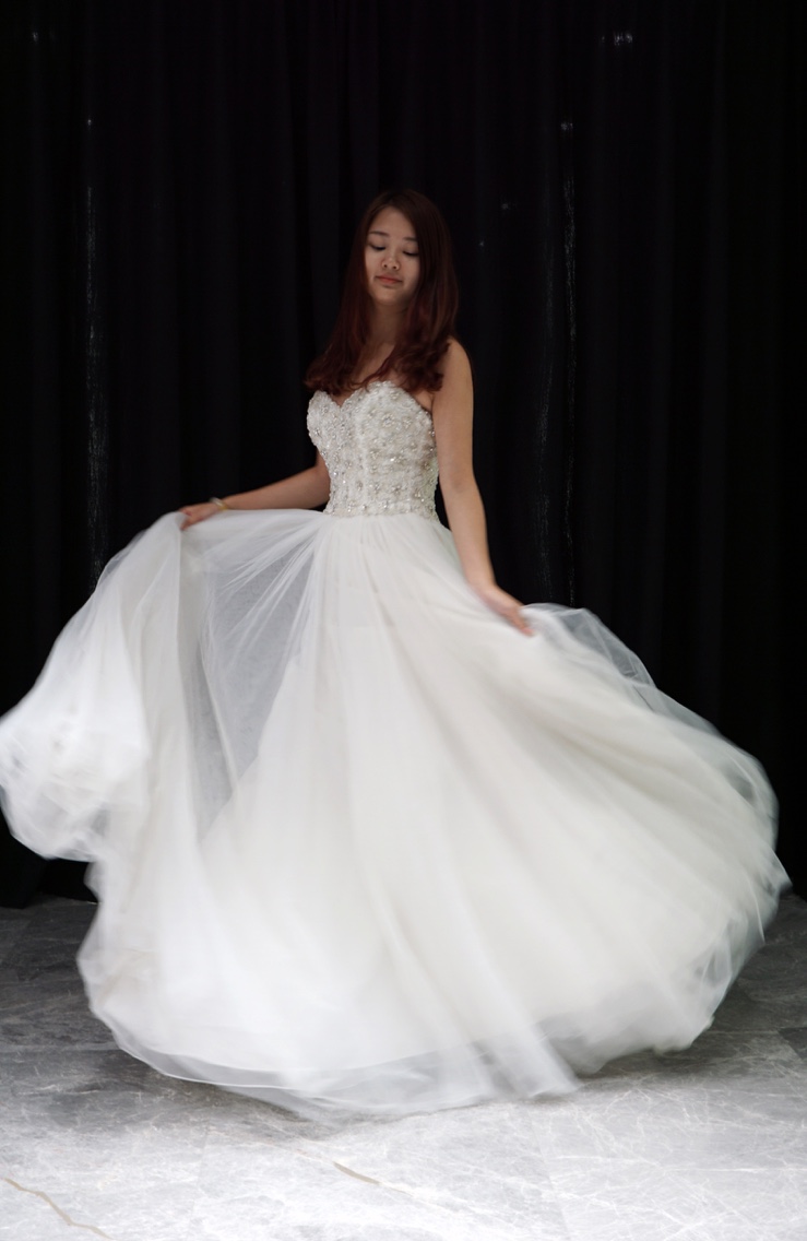 蚊子妹妹教你如何选婚纱