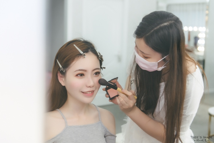 注意！跟妆小心踩雷！亲身示范什么婚纱＆裙褂适合你？