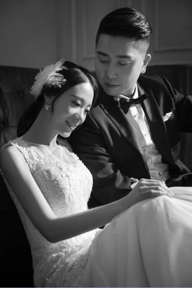 先发些婚纱照吧 