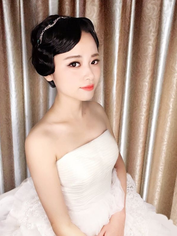 是妆试纱行 哎嘿发现自己化妆试纱还挺好看
