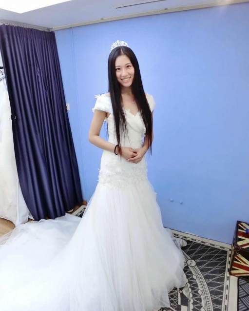 一趟绝对不会后悔的试纱体验，上新婚纱试了个痛快