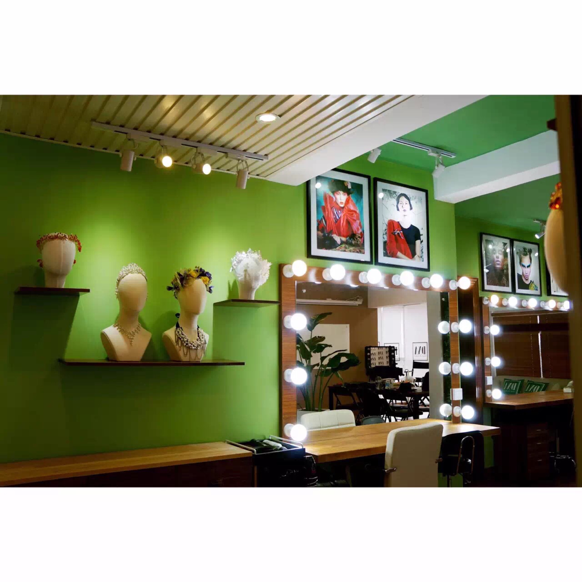 DNA makeup studio