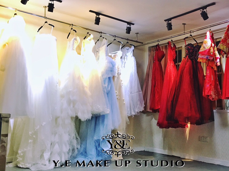 Y.E MAKE UP STUDIO