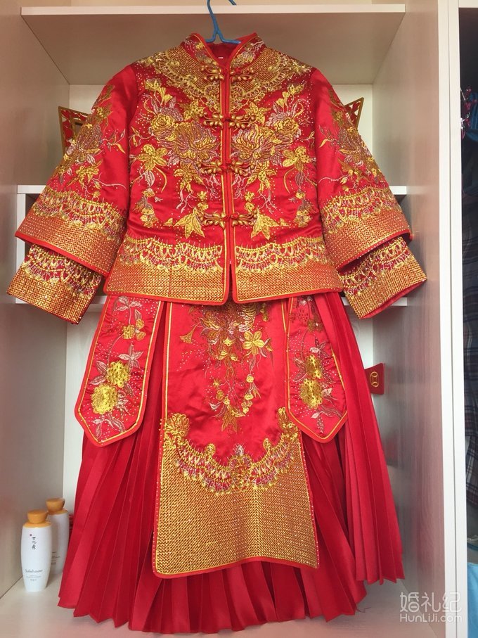 出售秀禾婚纱和敬酒服