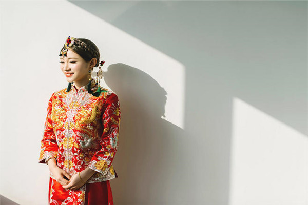 古代新娘的頭飾是什么？