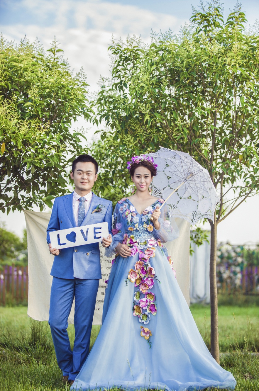 你的婚礼跟妆会用阿姨级别的吗[大哭][大哭][大哭]