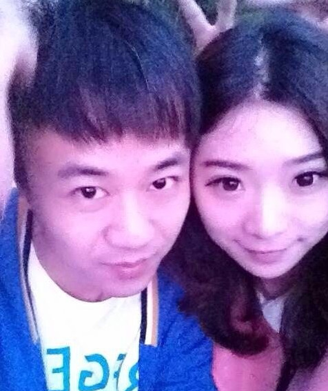 帅气英伦风马场婚纱照，小个子萝莉变身御姐