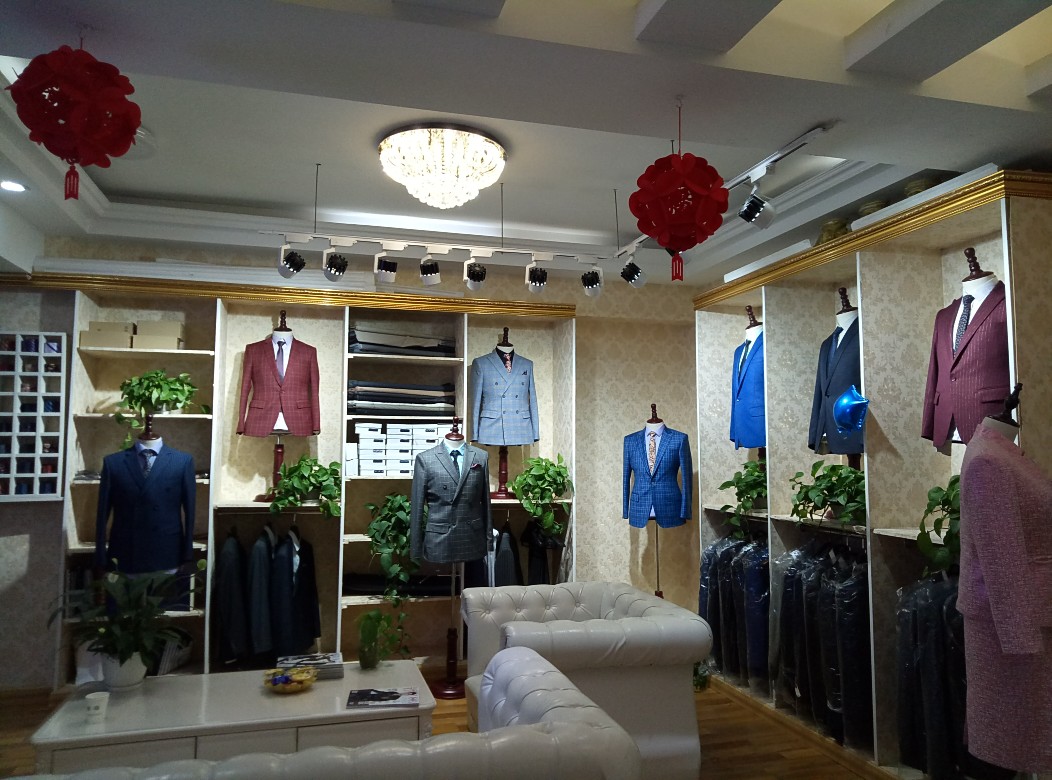 璋诺衣服定制馆