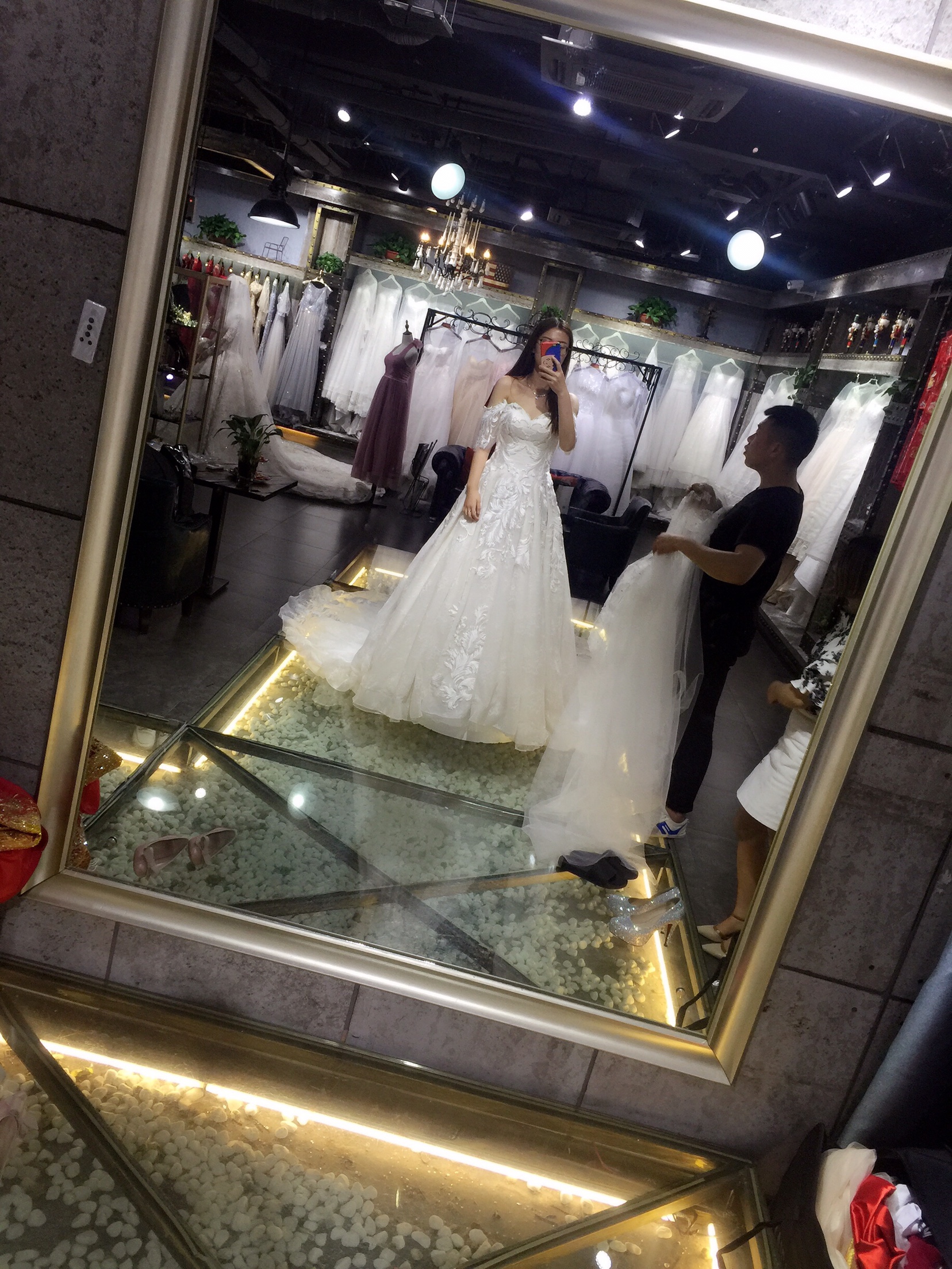 2k租到5k的婚纱赚到啦！2穿婚纱“心机”遮肉
