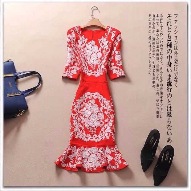 转一套敬酒服