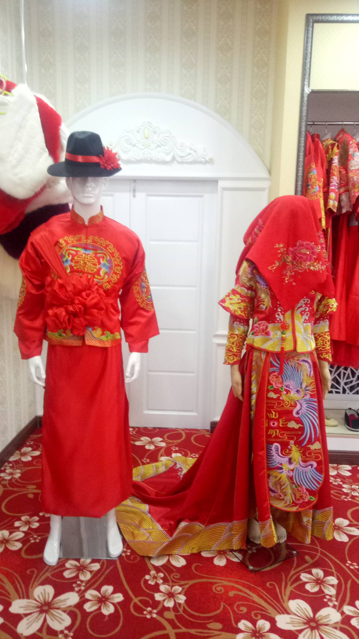 久红庆典婚纱礼服会馆