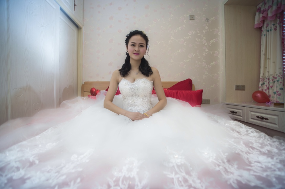 重庆婚纱摄影排名_重庆婚纱礼服出租